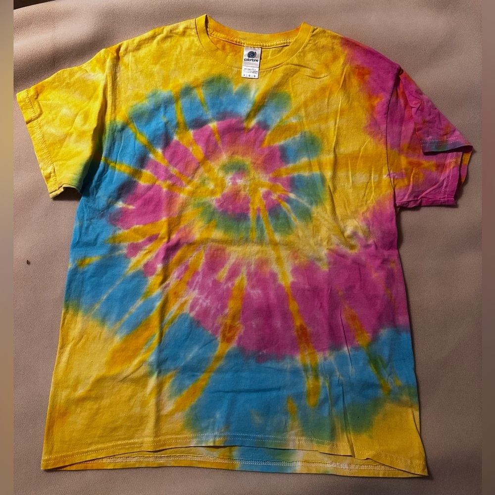#1056 Yellow and Pink Tie Dyed Short Sleeve Tee Size Adult Large
